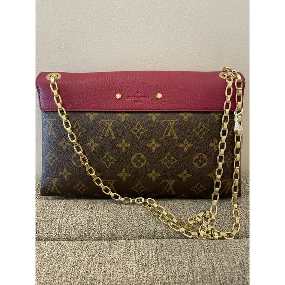 Louis Vuitton Pochette Métis Monogram Canvas Crossbody Bag - Picture 2 of 8